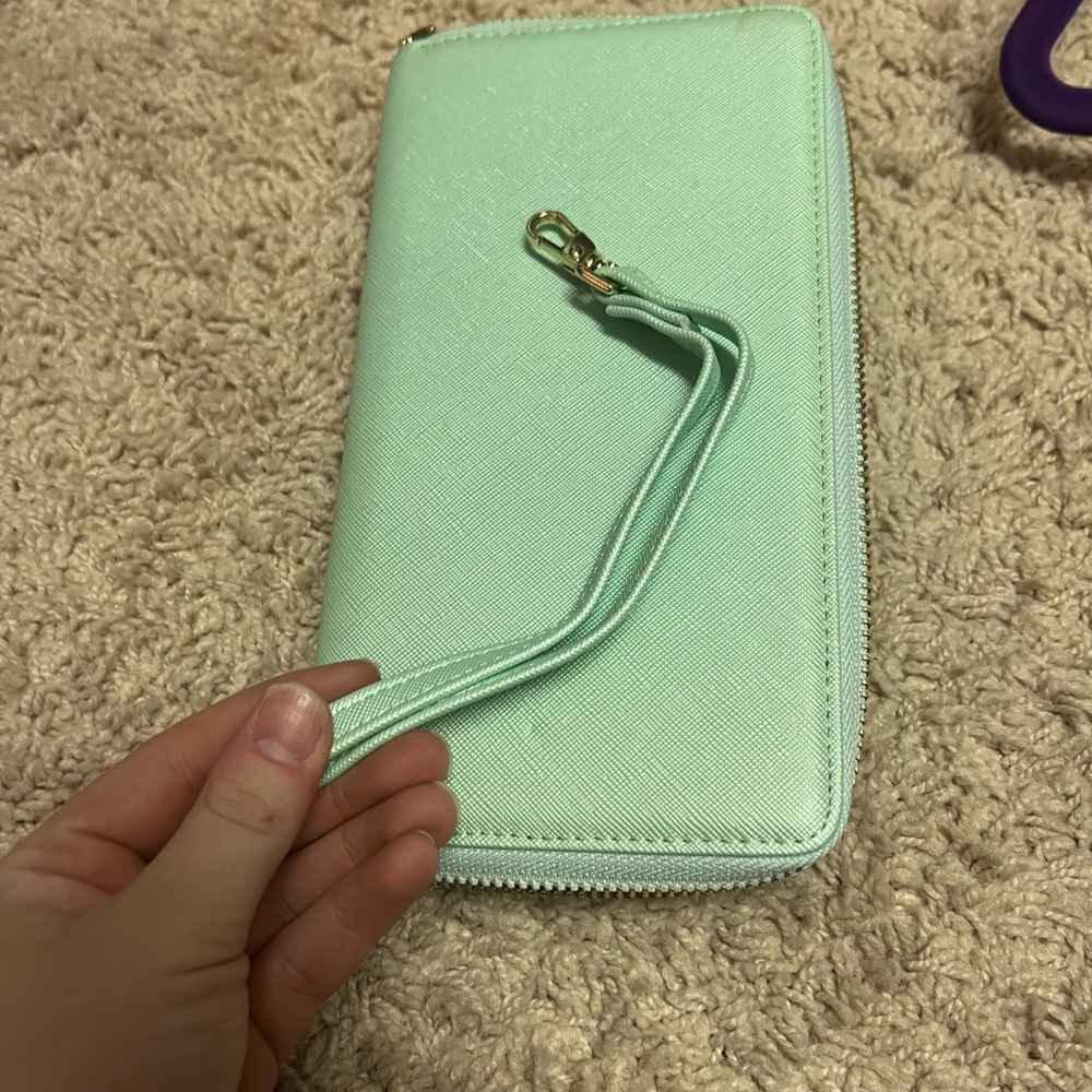 Wallet! - Picture 2 of 5